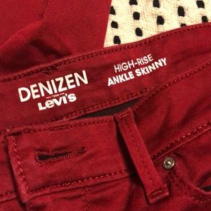 Red Levi Skinny Pants